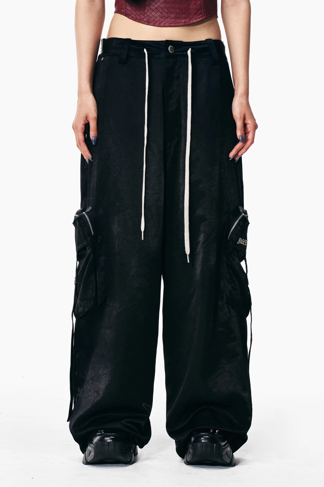 와이이이엘 GLOSSY POCKET WIDE SLACKS BLACK 상품 이미지 2