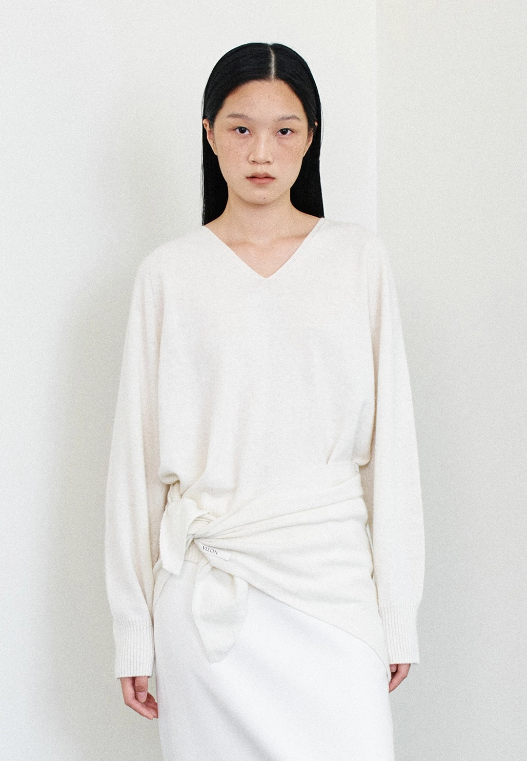 노티아 TRIANGLE KNIT WOOL SCARF - IVORY 상품 이미지 1