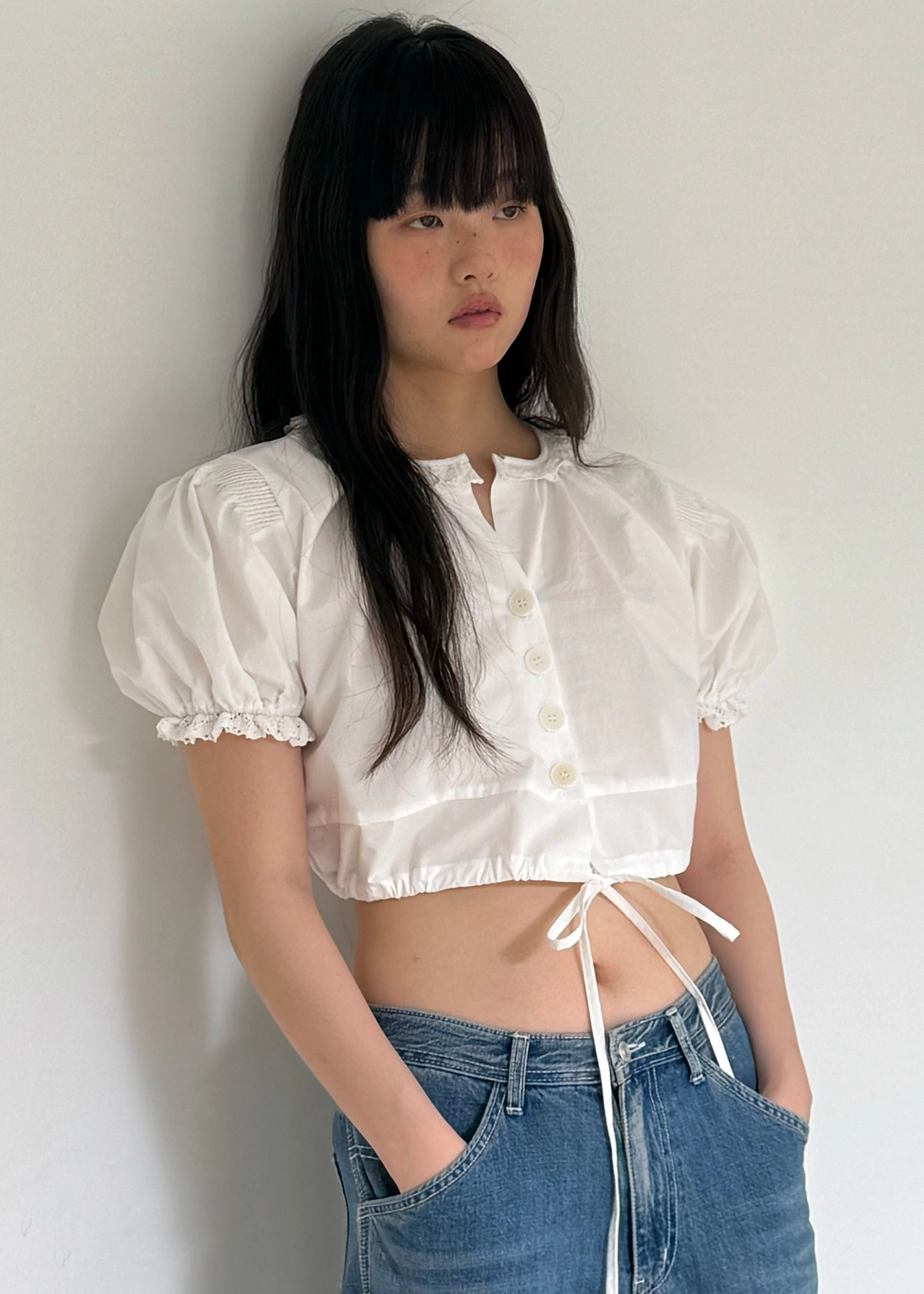 온무드 SANDY PUFF CROP BLOUSE - WHITE 상품 이미지 2