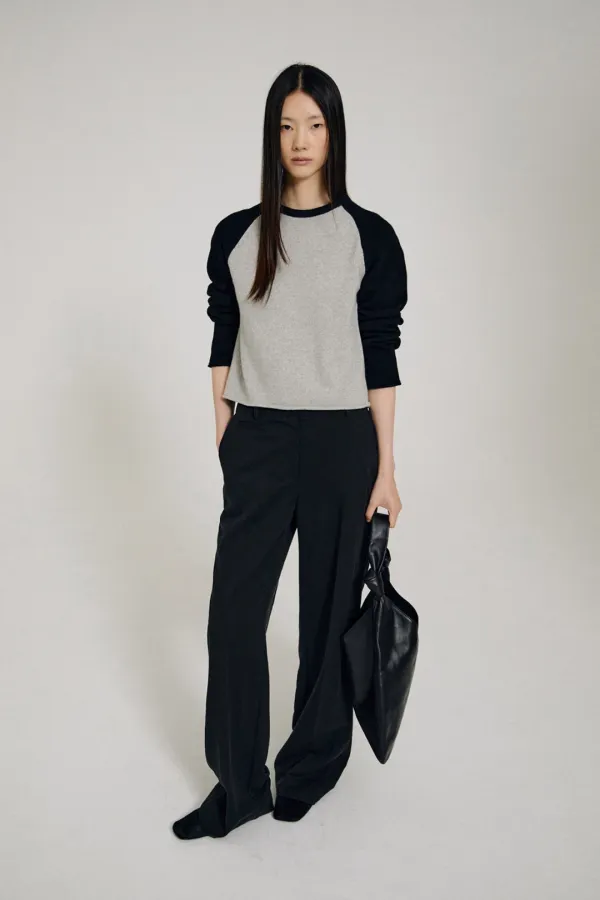 Holt Raglan Knit (Black)