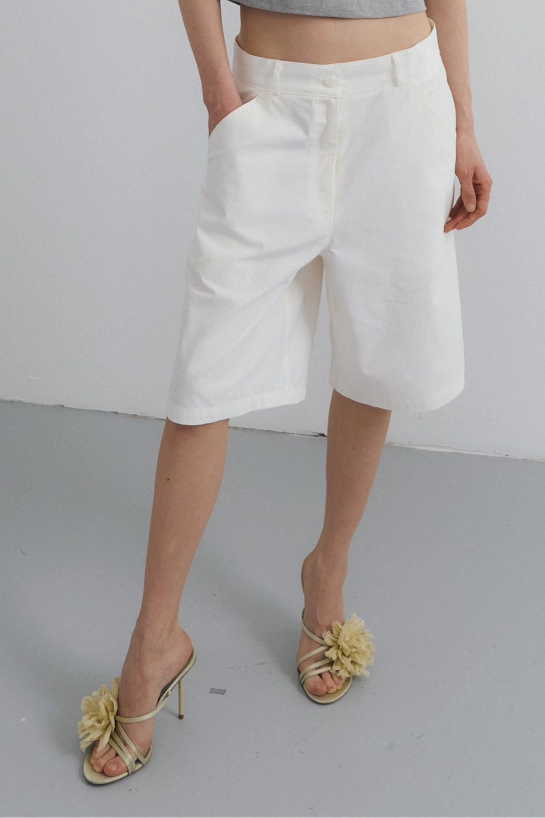 포지프레클즈 Low Bermuda Pants_Ivory 상품 이미지 1