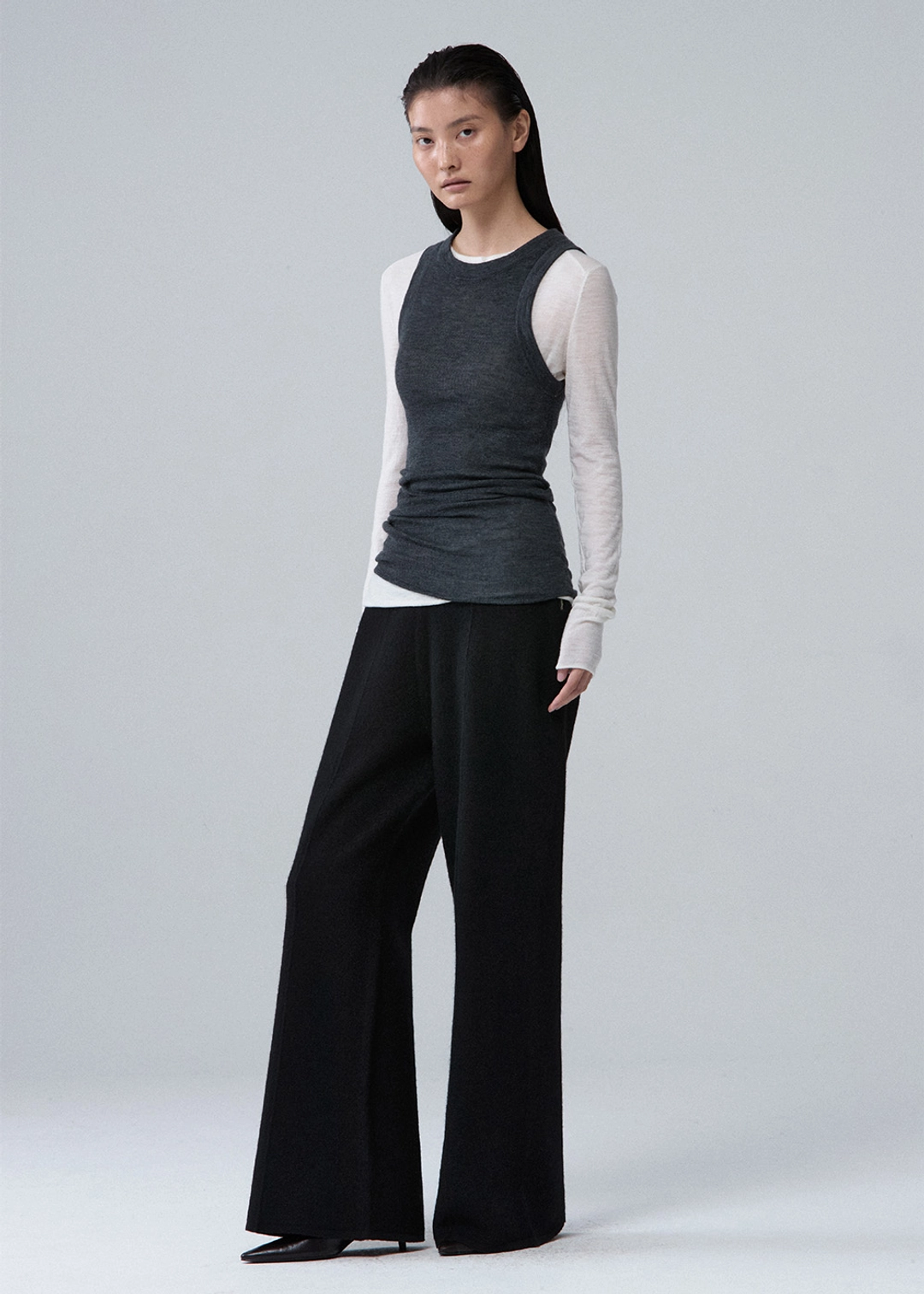 우마뭉 Pure merino boiled wool semi bell bottom pant_Black 상품 이미지 2