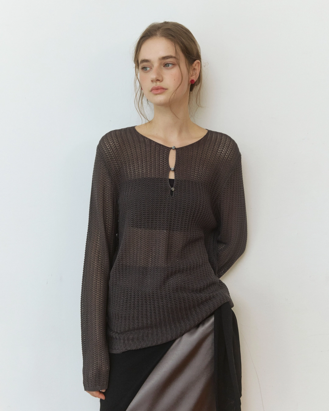 어다울 Three button net see through knit - charcoal 상품 이미지 1
