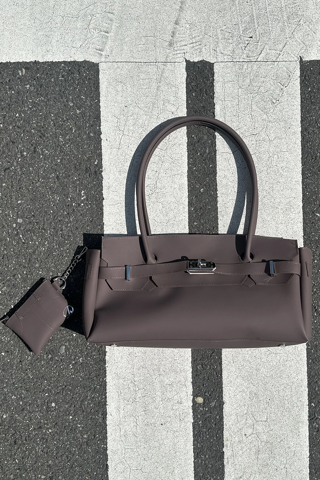 다이닛 [카드지갑 증정] JELLY TWO-WAY BAG IN BROWN 상품 이미지 3