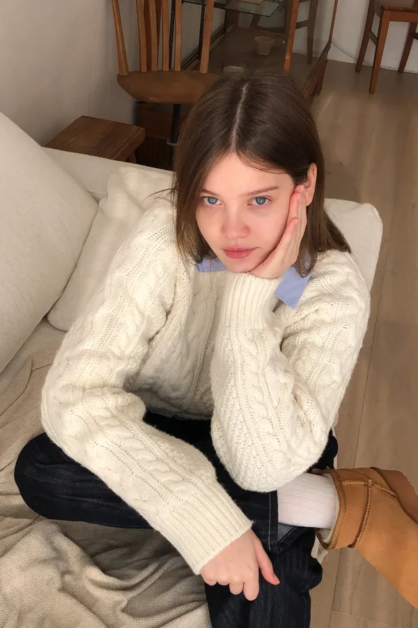(시즌오프) Zoe Sweater / Cream