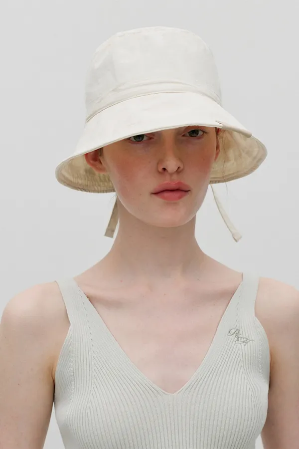 ADJUSTABLE STRAP BUCKET HAT IVORY