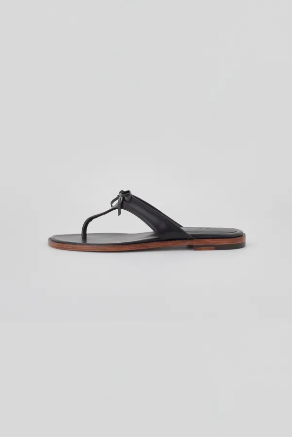 Ribbon leather slipper