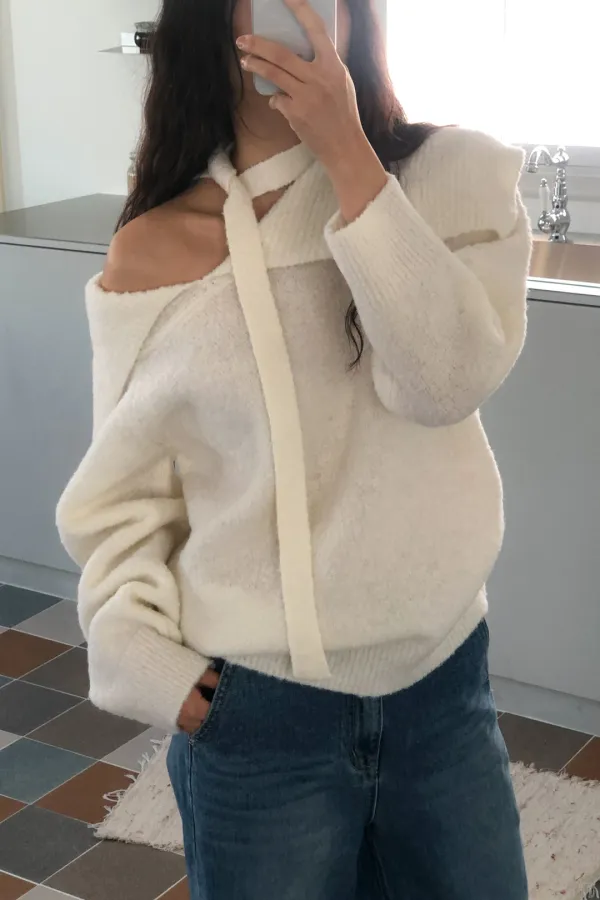 (시즌오프) Mika Sweater / White