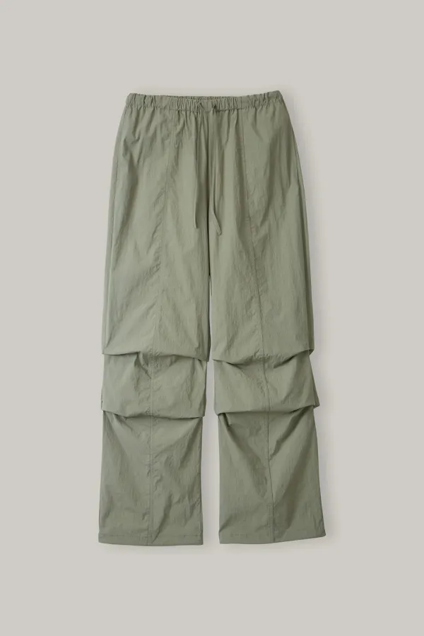 Volume Tuck Pants (Khaki)