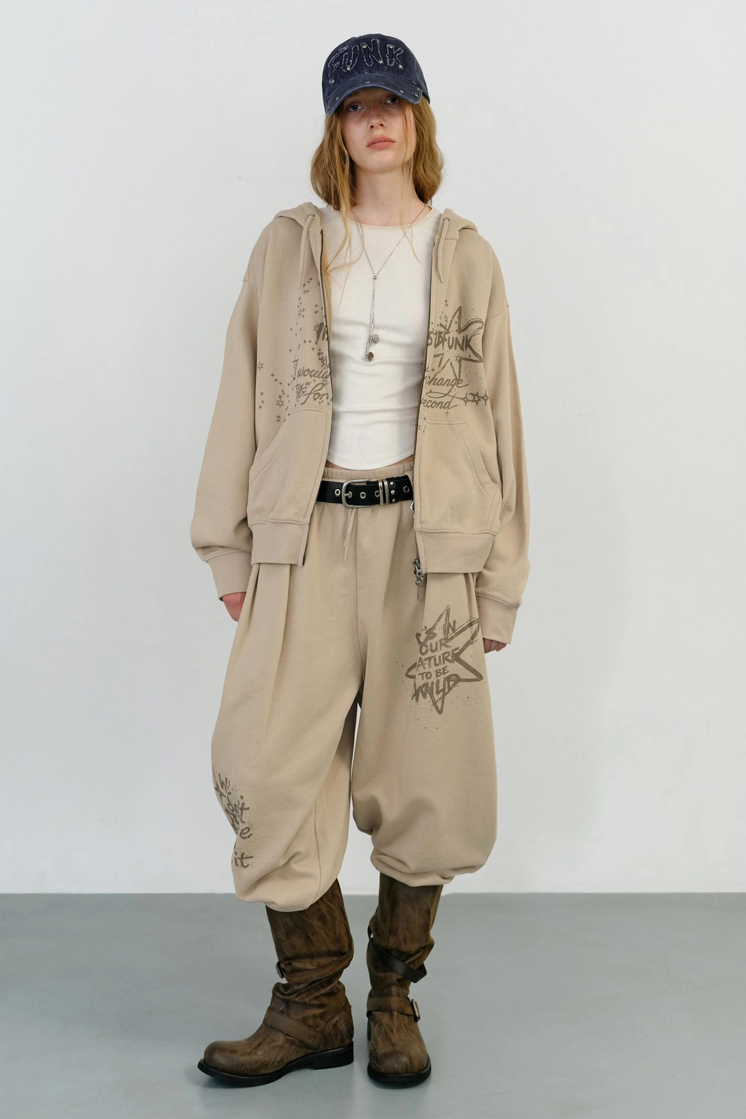 인스턴트펑크 WASHED GRAPHIC ZIP UP HOODIE - BEIGE 상품 이미지 1