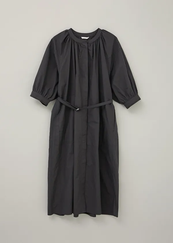 [60%] voluminous shirring dress-charcoal