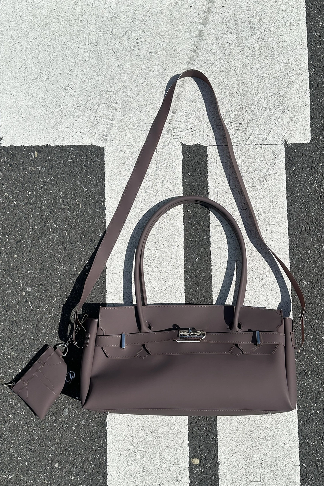다이닛 [카드지갑 증정] JELLY TWO-WAY BAG IN BROWN 상품 이미지 1