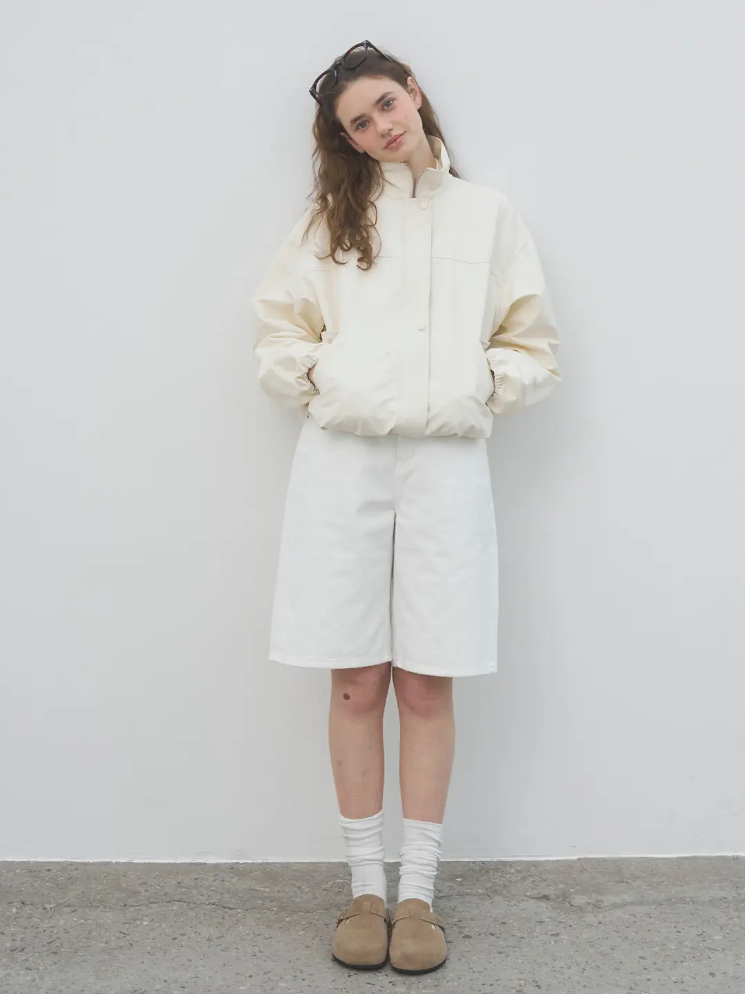 쏘이르 VOLUME SHIRRING WINDBREAKER - IVORY 상품 이미지 1