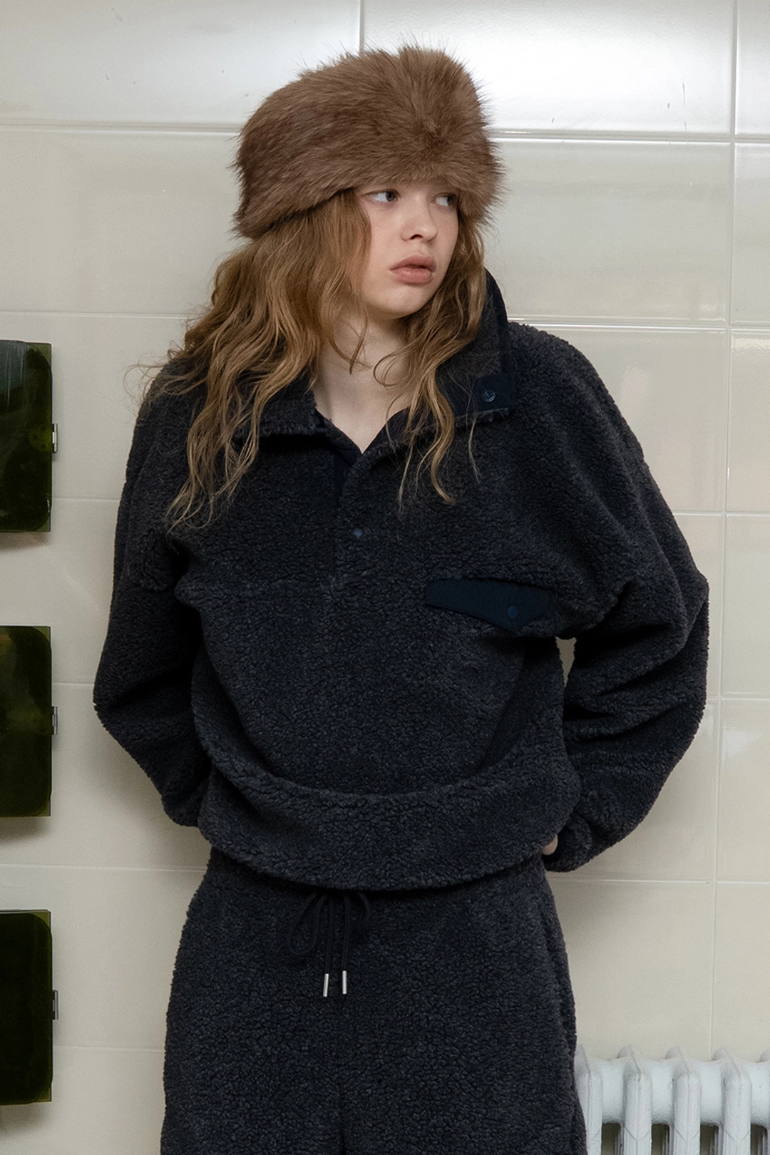 위드아웃썸머 Teddy fleece anorak_charcoal 상품 이미지 2