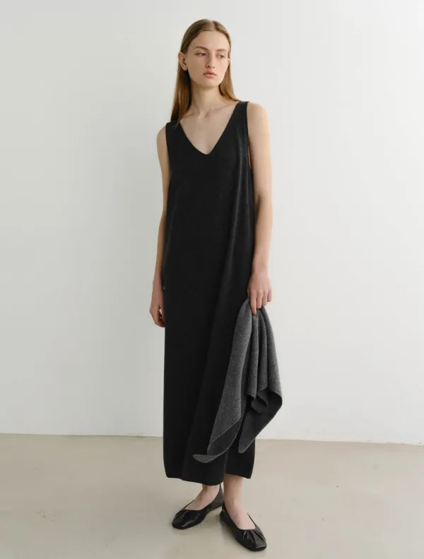 Enri Wool V Neck Knit Dress (Charcoal)