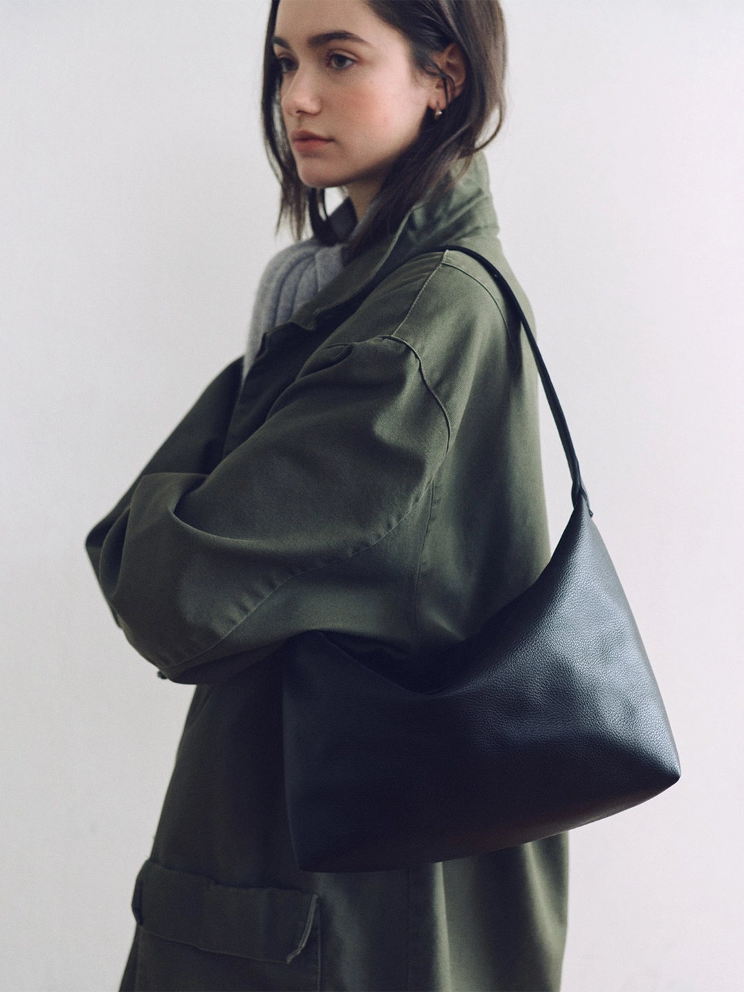 오브히 소프트 숄더백 Soft Shoulder Bag_Black 상품 이미지 2