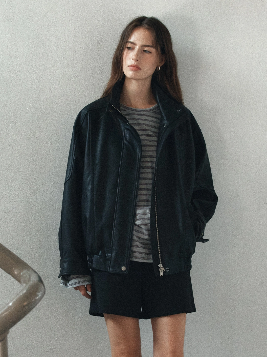 노운베러 High-neck oversized leather jumper [KNFW06JP07]_Black 상품 이미지 1