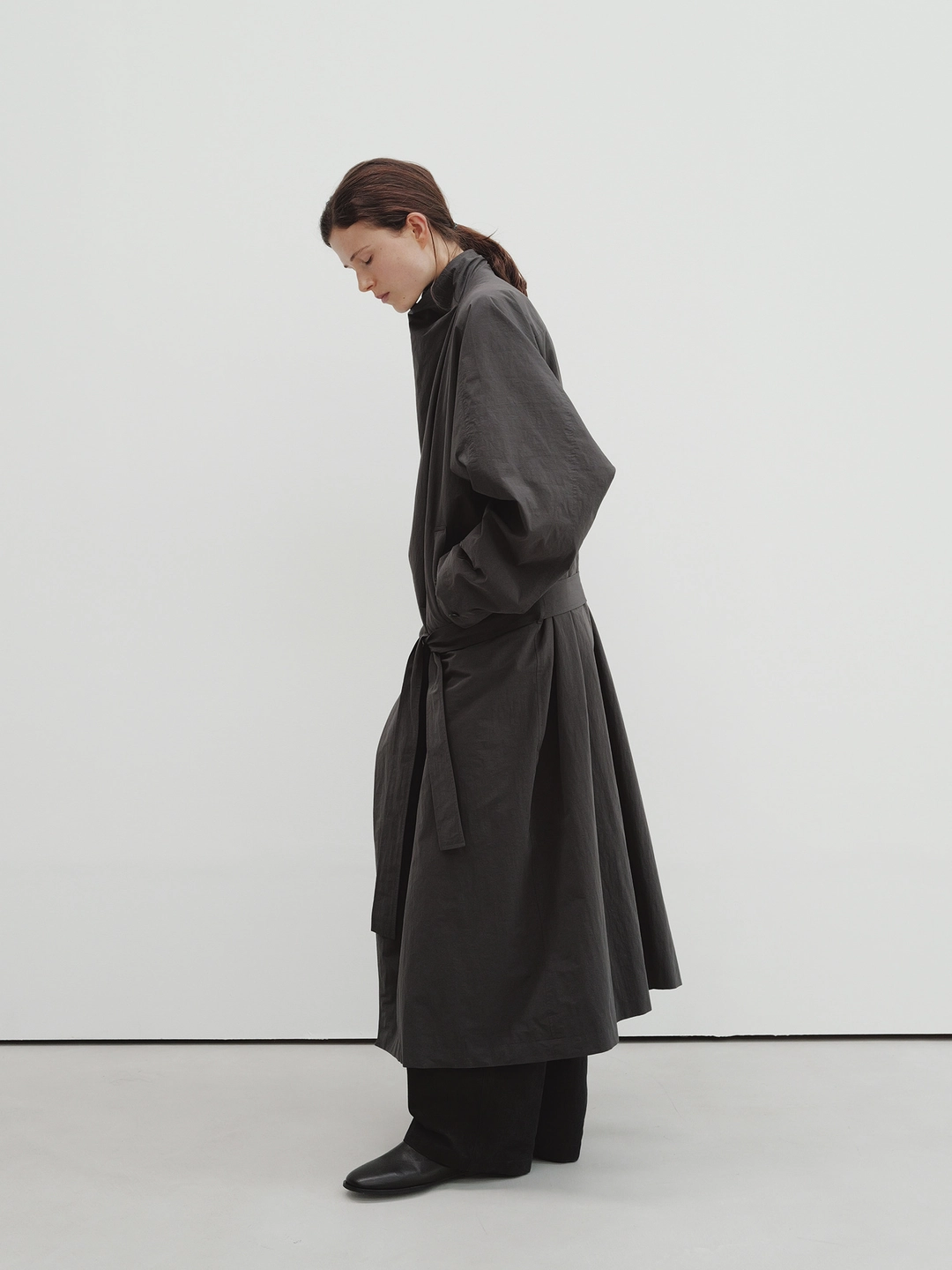 모이아 draped trench coat (charcoal brown) 상품 이미지 2