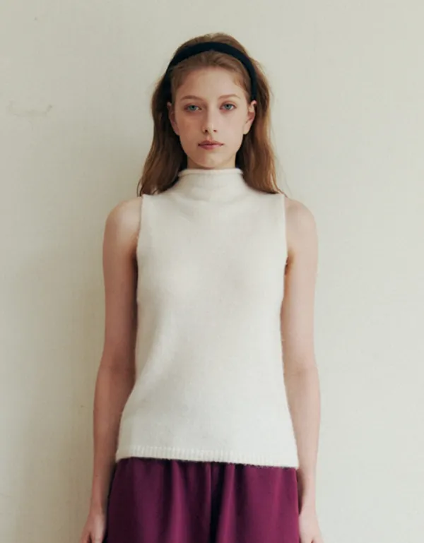 Wool Halter Neck Sleeveless Knit (White)