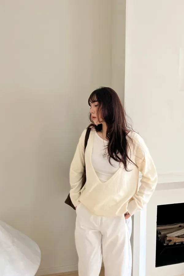 Muir Deep V Knit(ivory)