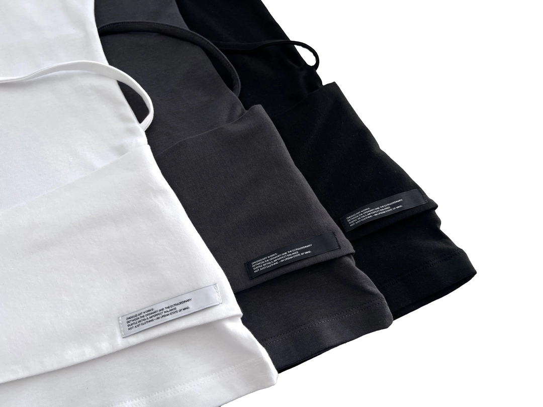 이네기 [2nd Reorder] Contour Cross Strap Top (charcoal) 상품 이미지 1