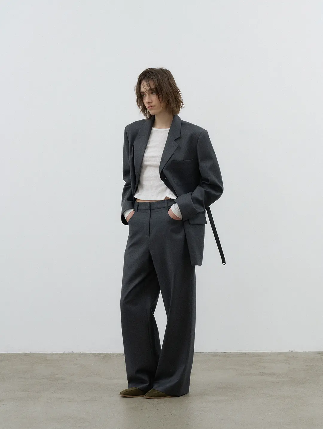 포에토 BAS CUT WOOL SLACKS - CHARCAOL 상품 이미지 2