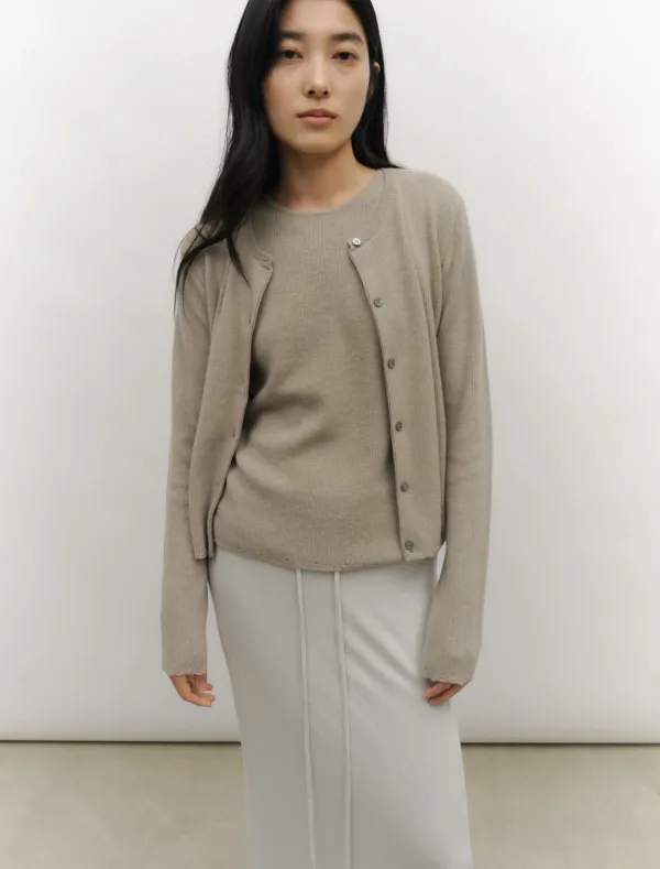SOFT FRAY KNIT SLEEVELESS TOP [OLIVE]