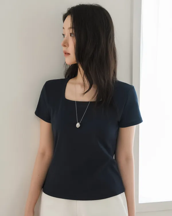 데미 티셔츠