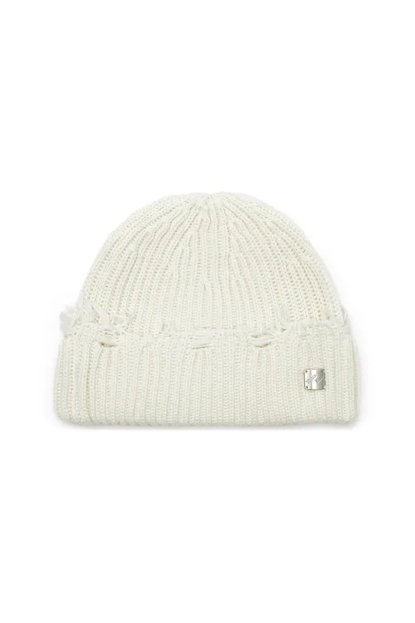 DAMAGE POINT RIBBED BEANIE IN IVORY