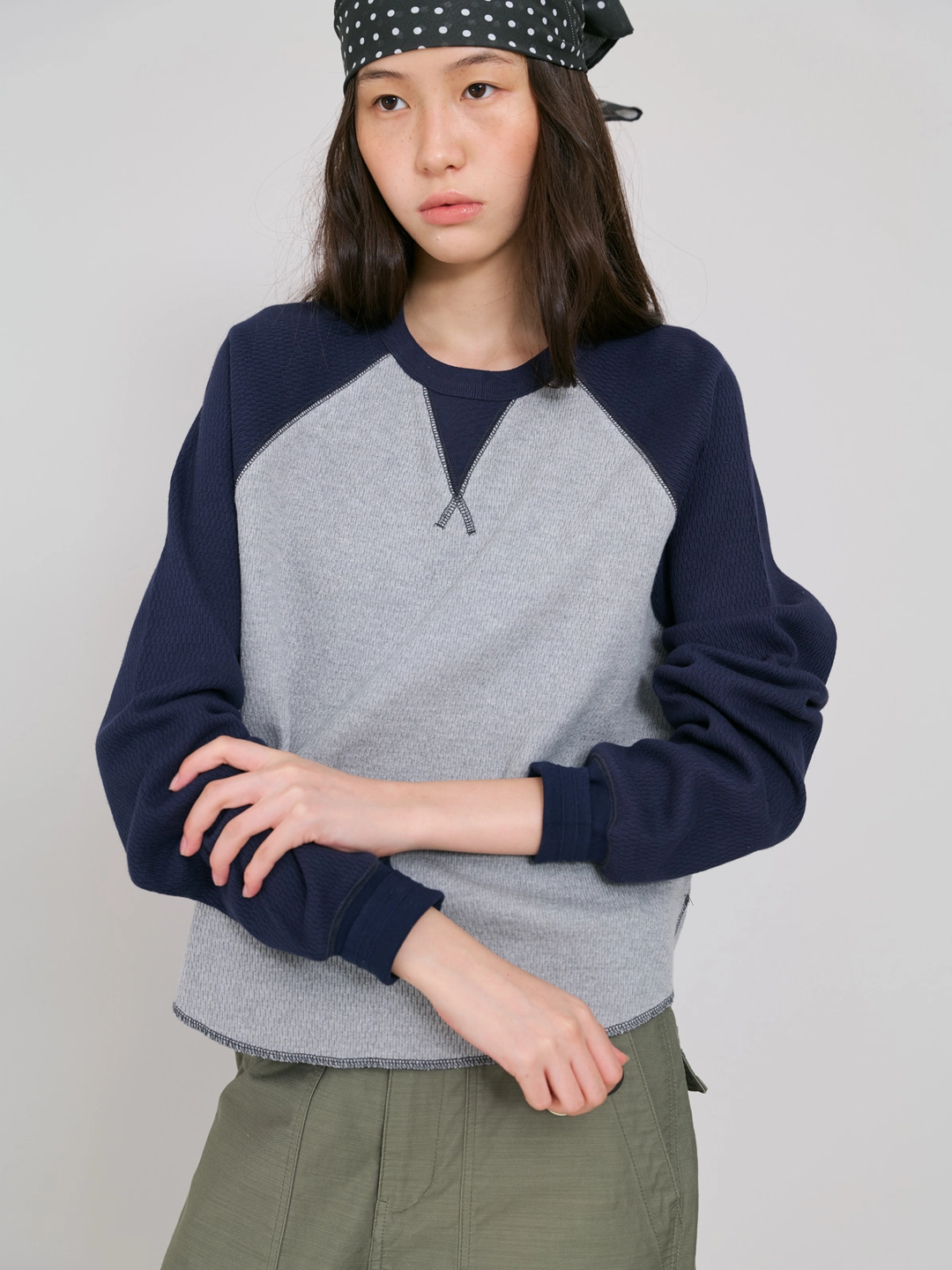로우 Rory waffle sweatshirt_Grey&navy 상품 이미지 1