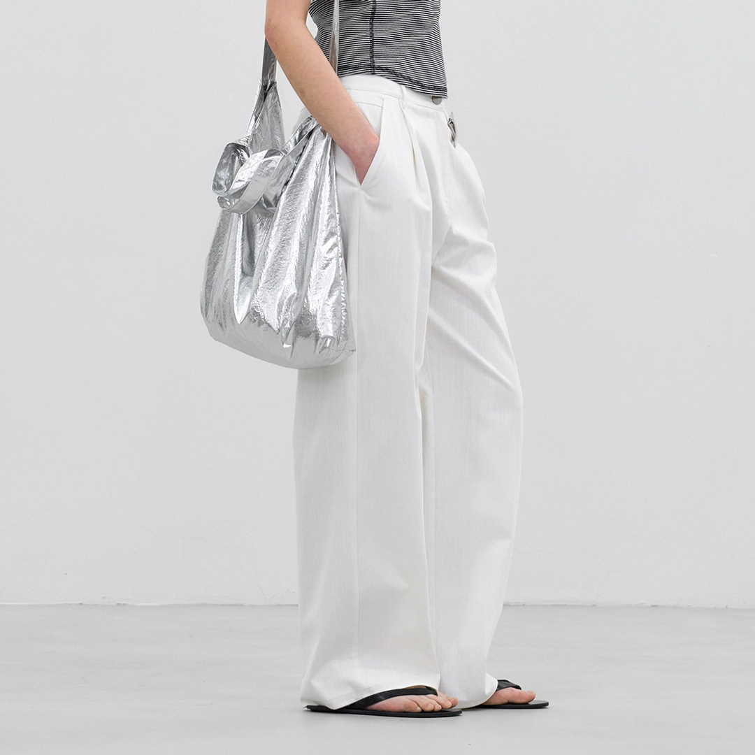 아뜰리에 나인 (PT-5774)TEVTURED TUCK CORVED PANTS 상품 이미지 1