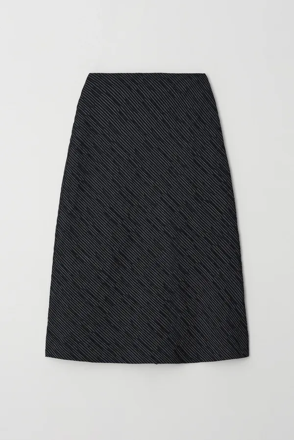 wavy long skirt - black