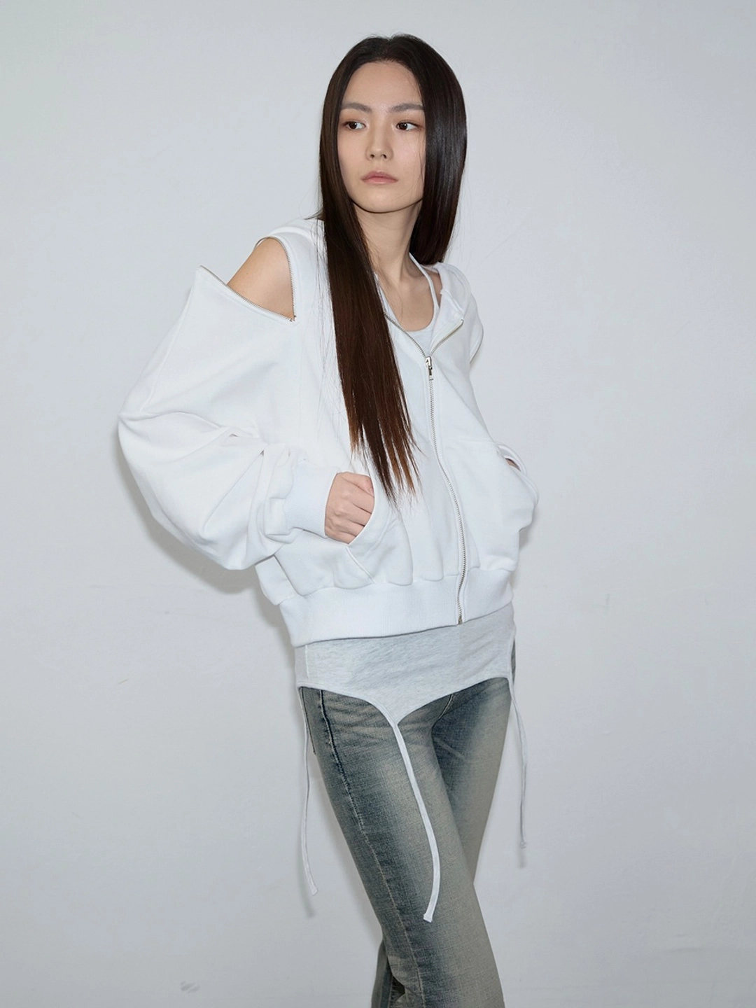 이네기 Open Shoulder Hoodie Zip-Up (white) 상품 이미지 1