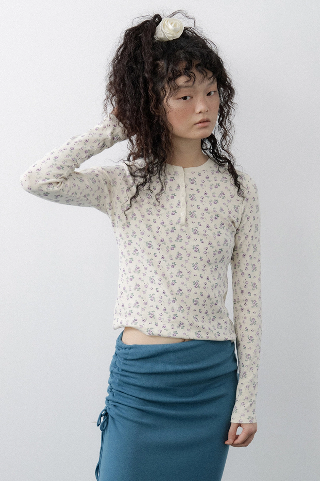 루시르주 Tiny Floral Henley Top (Cream) 상품 이미지 1