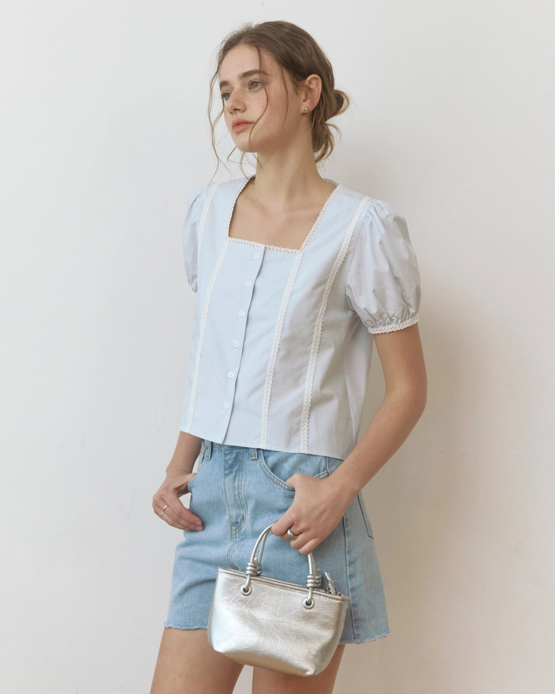 어다울 Lace point puff square neck blouse - skyblue 상품 이미지 3