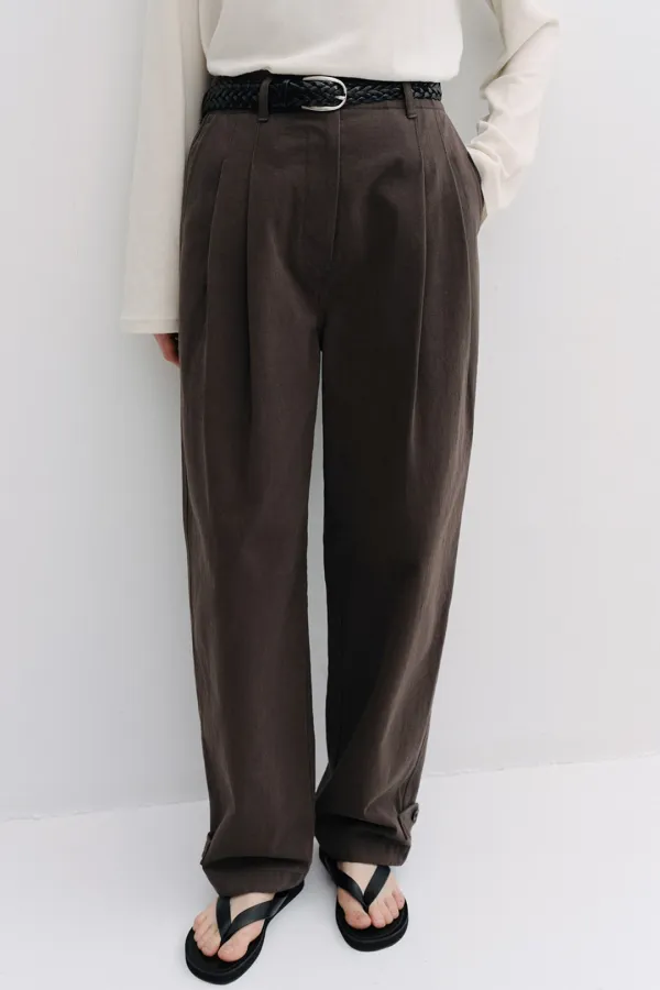 cotton tuck barrel pants (vintage brown)