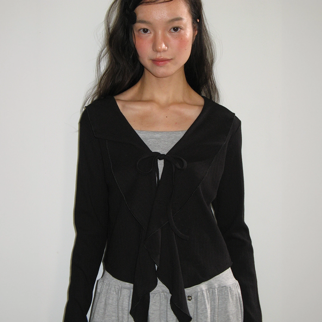 론론 PENDANT SAILOR FRILL EYELET CARDIGAN BLACK 상품 이미지 1