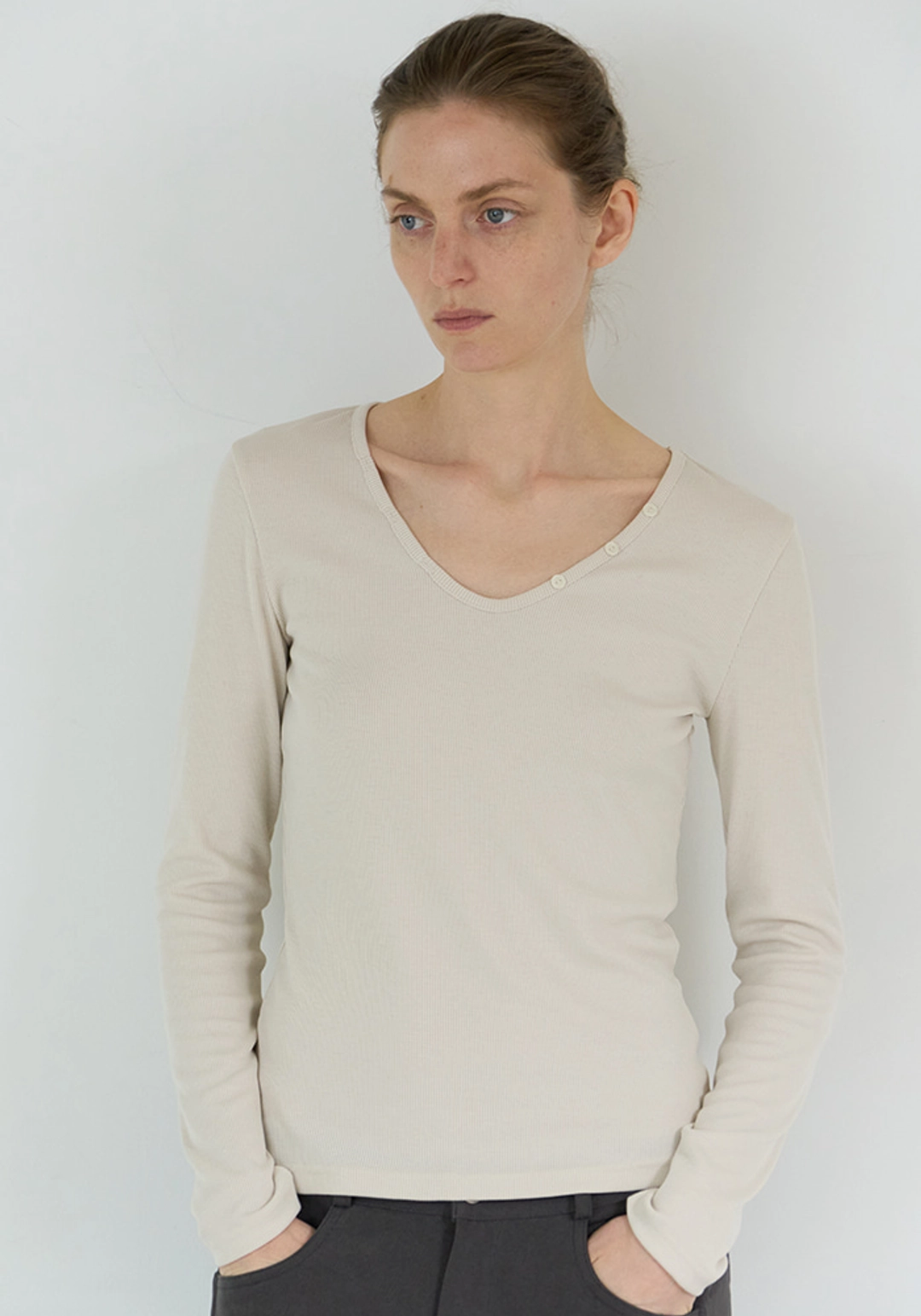 이브세이지 V-neck tee (Beige) 상품 이미지 2
