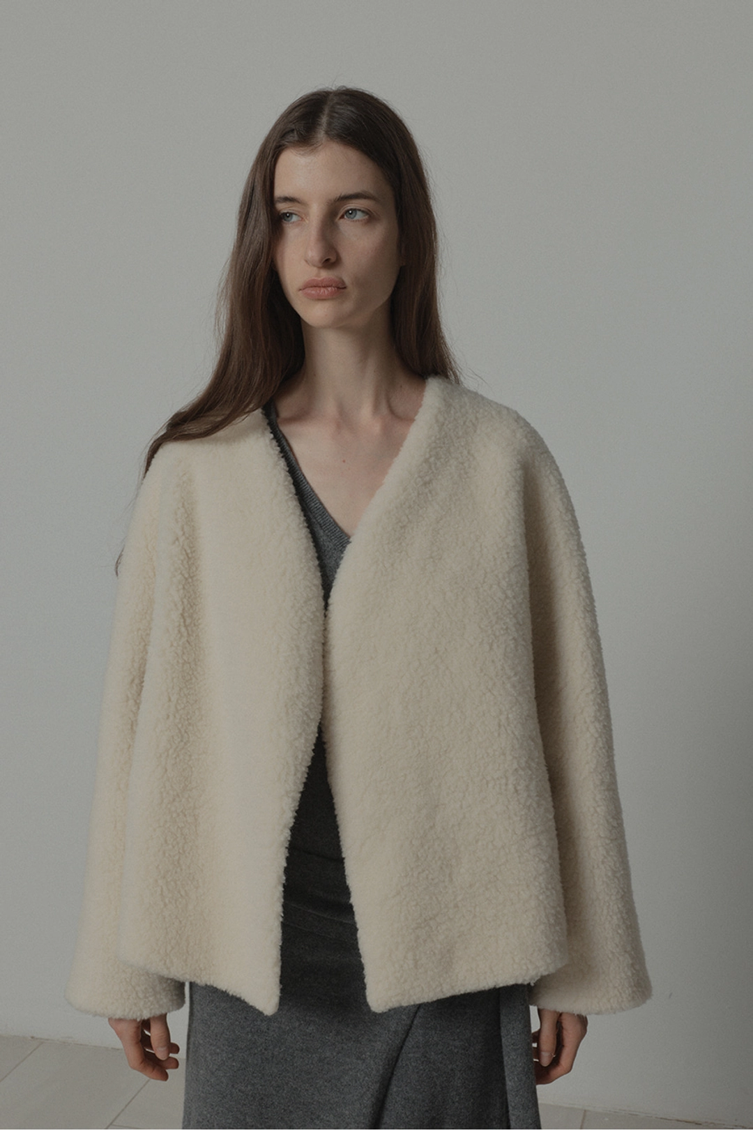 르917 PLUSH WOOL FAUX SHEARLING JACKET [IVORY] - LE17SEPTEMBRE 상품 이미지 2