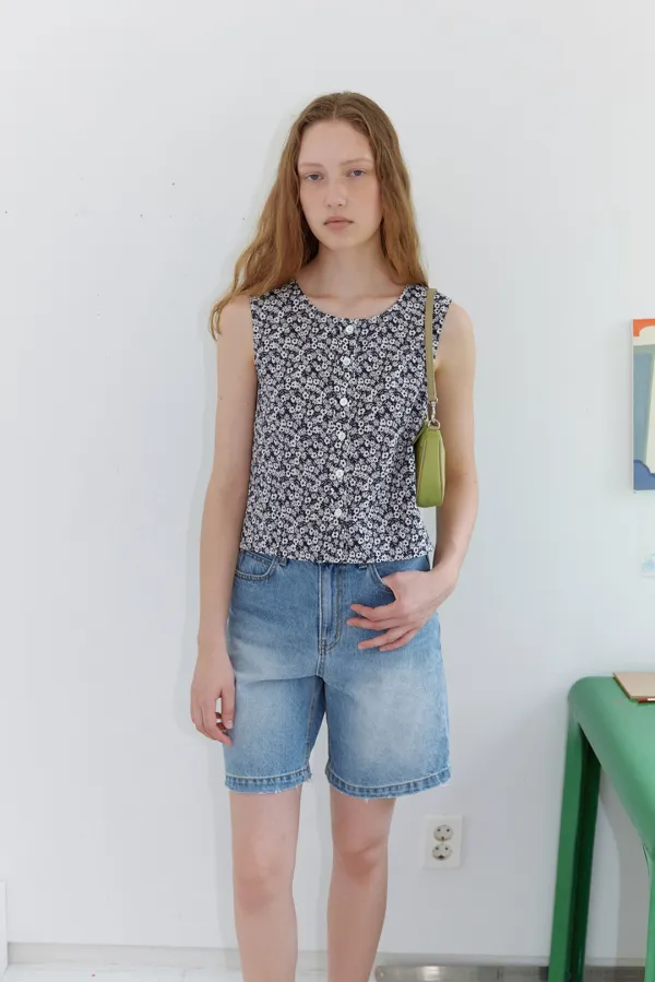 Pia Sleeveless Top in Navy