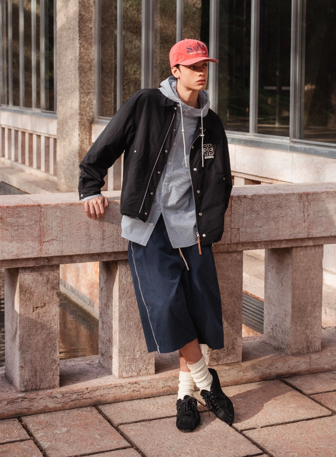 세터 Side Tuck Curved Bermuda Pants - Navy 상품 이미지 3