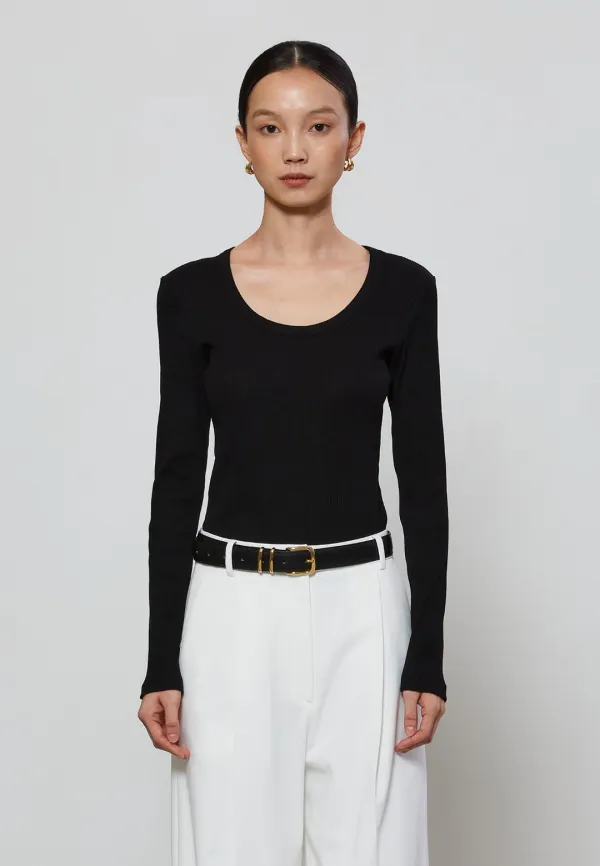 POINTED U NECK LINE T-SHIRT - BLACK