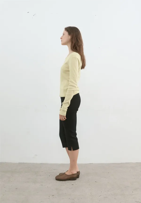 Slit capri pants (black)