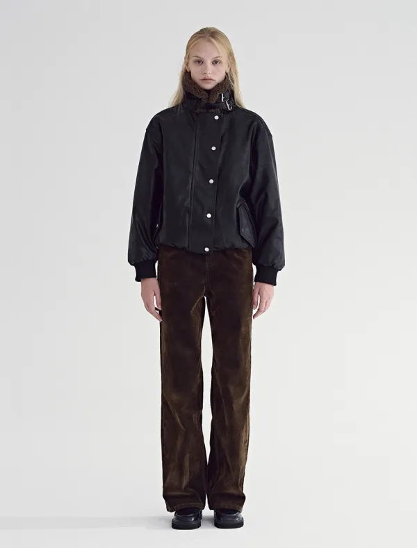 [10월26일 예약배송] HIGH-NECK LEATHER PADDED JUMPER [BLACK]