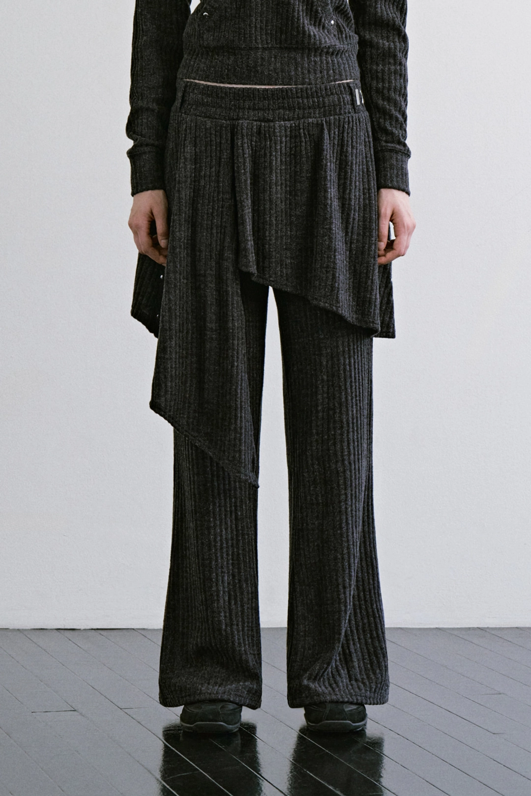 트리밍버드 Hotfix Layered Set-up Pants [ Charcoal ] 상품 이미지 1