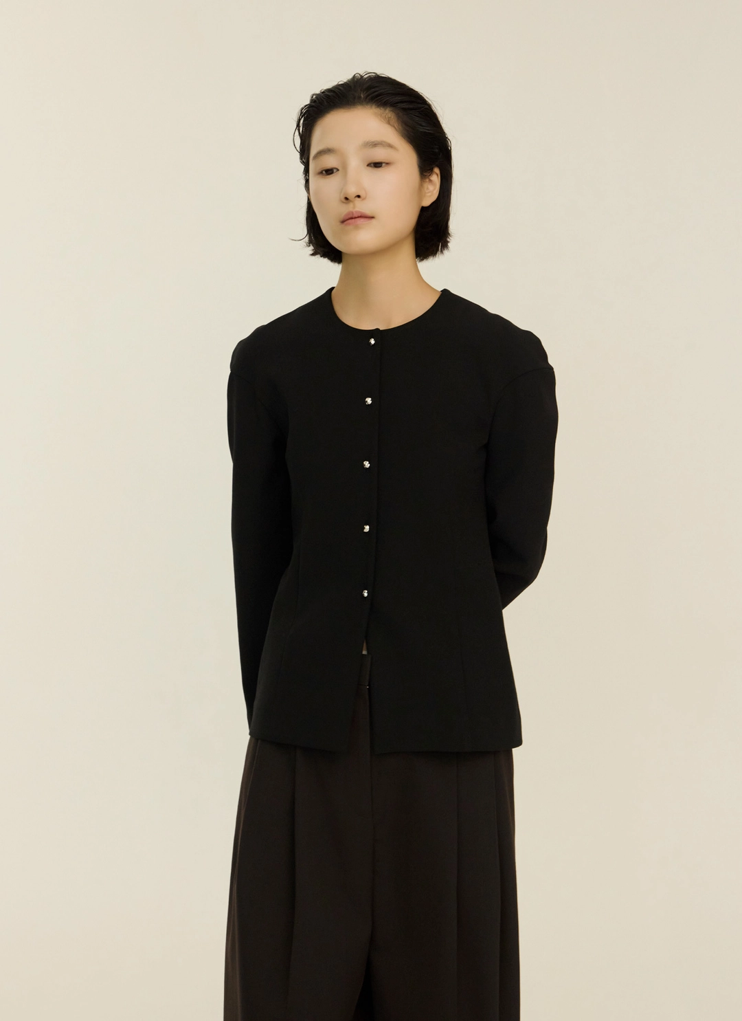 녹섭 hourglass silver button blouse_bk 상품 이미지 1