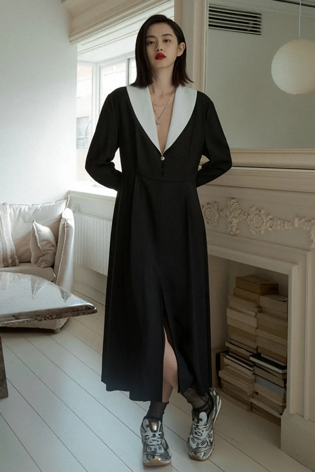 오버듀플레어 SHAWL COLLAR LONG DRESS_WHITE/BLACK 상품 이미지 2