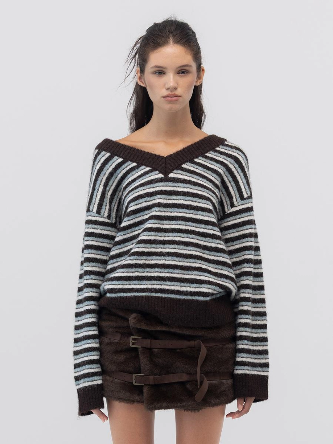 글로니 MELLOW V-NECK STRIPE KNIT (BROWN STRIPE) 상품 이미지 1