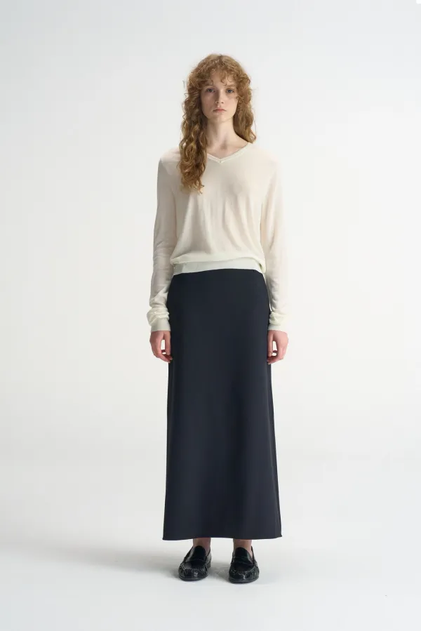 Soft V-Neck Slim Knit_White