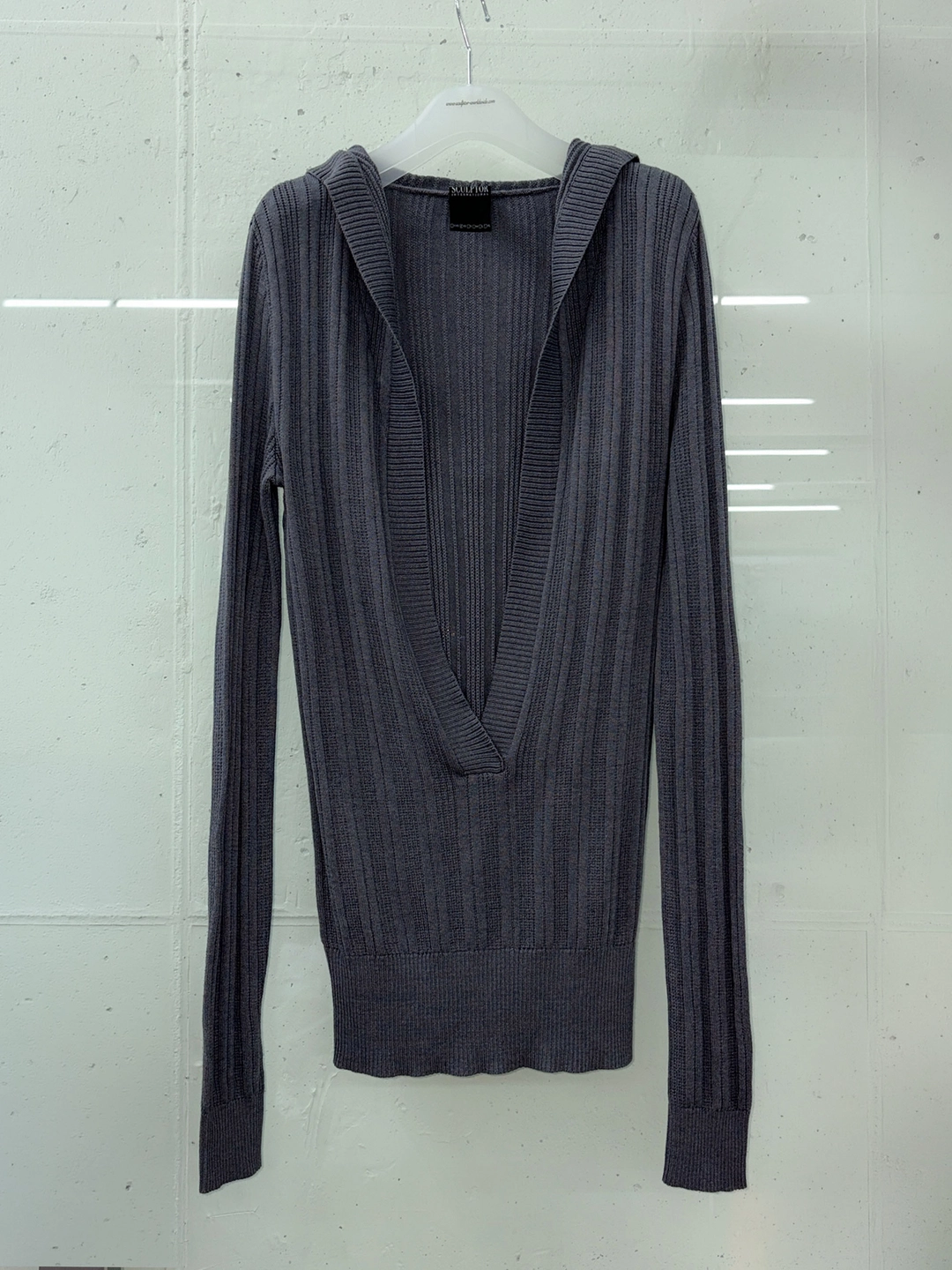 스컬프터 Deep V Cut Hooded Sweater Heather Charcoal 상품 이미지 3